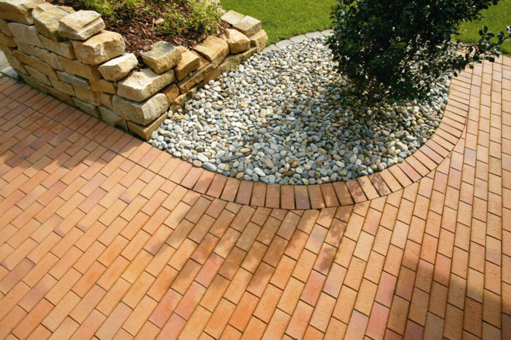 Тротуарная клинкерная брусчатка Vandersanden Radeberg красно-коричневая, 200*100*45 мм